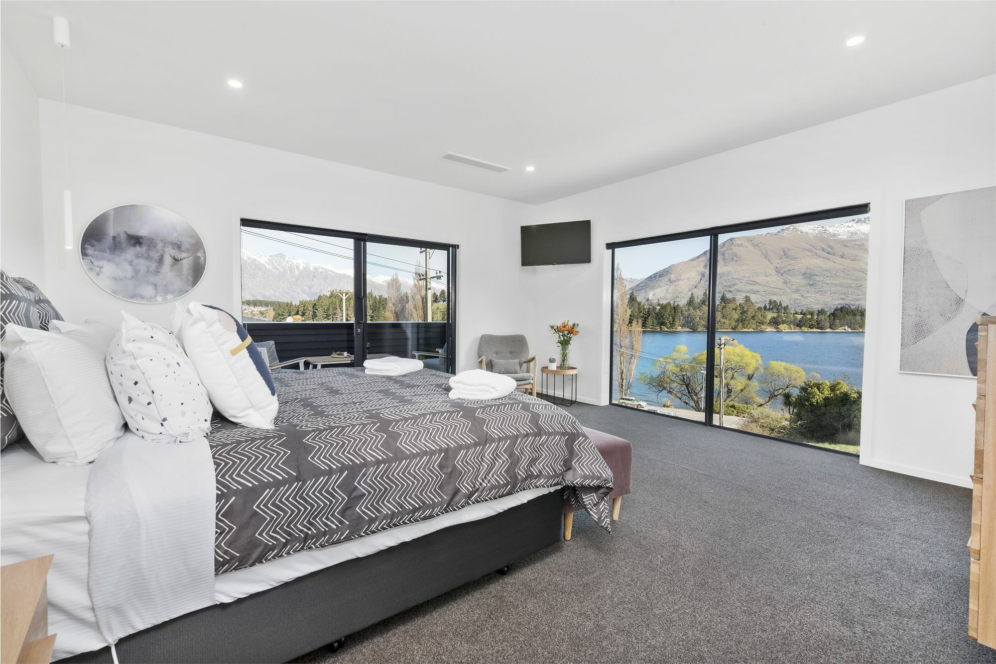 Lakeside Luxury On Suburb Street Queenstown Extérieur photo